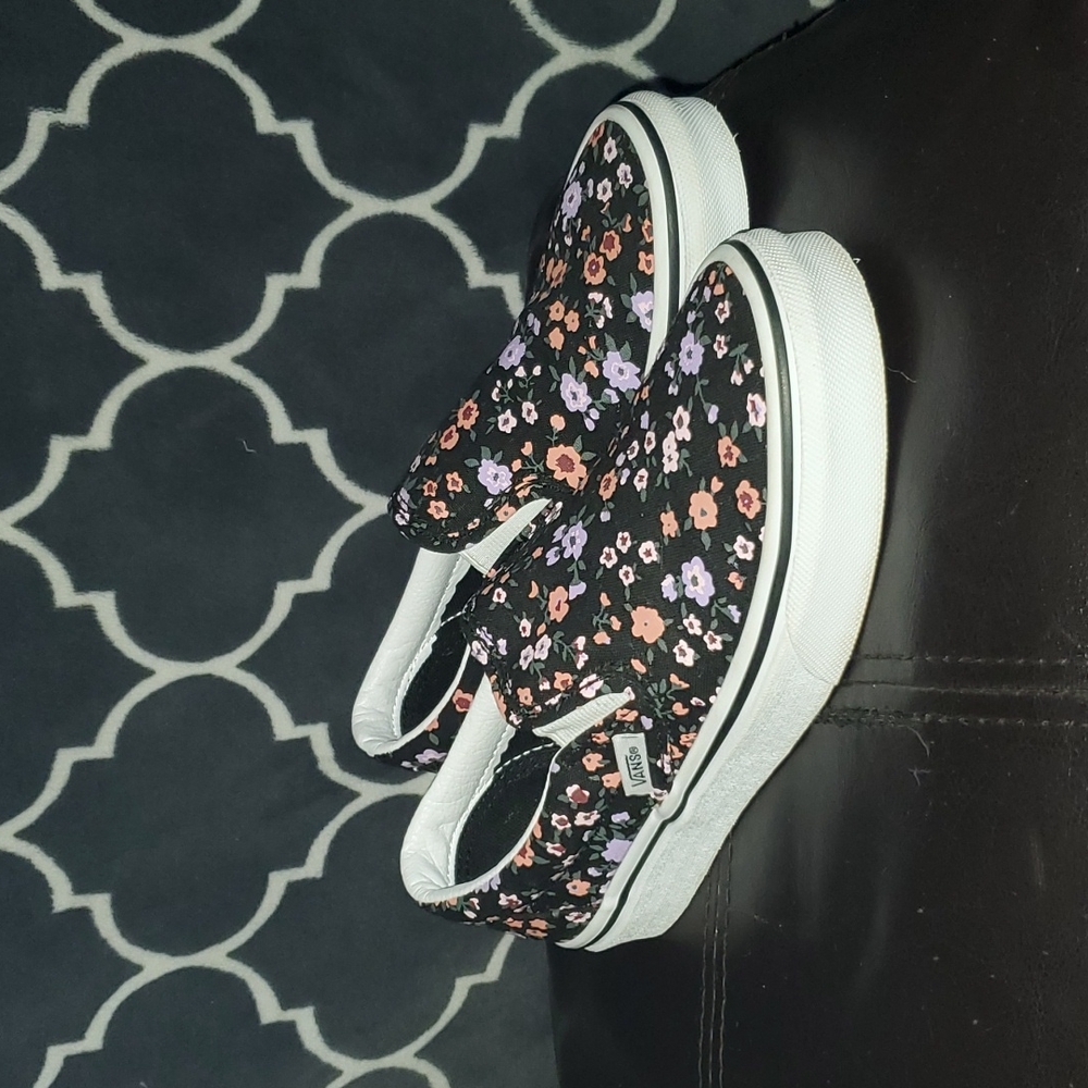 Vans Youth Big Girls Floral Classic slip-on size 5.0 NWOT